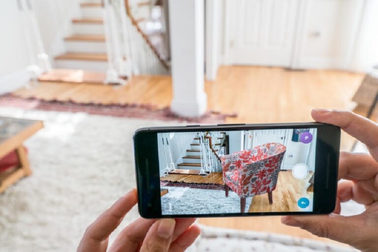 Wayfair app uses augmented reality.