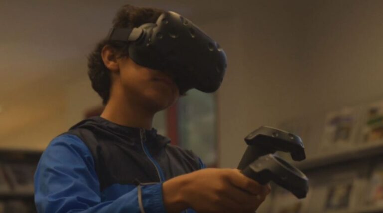 HTC Vive's new program will bring VR headsets to 100 libraries.