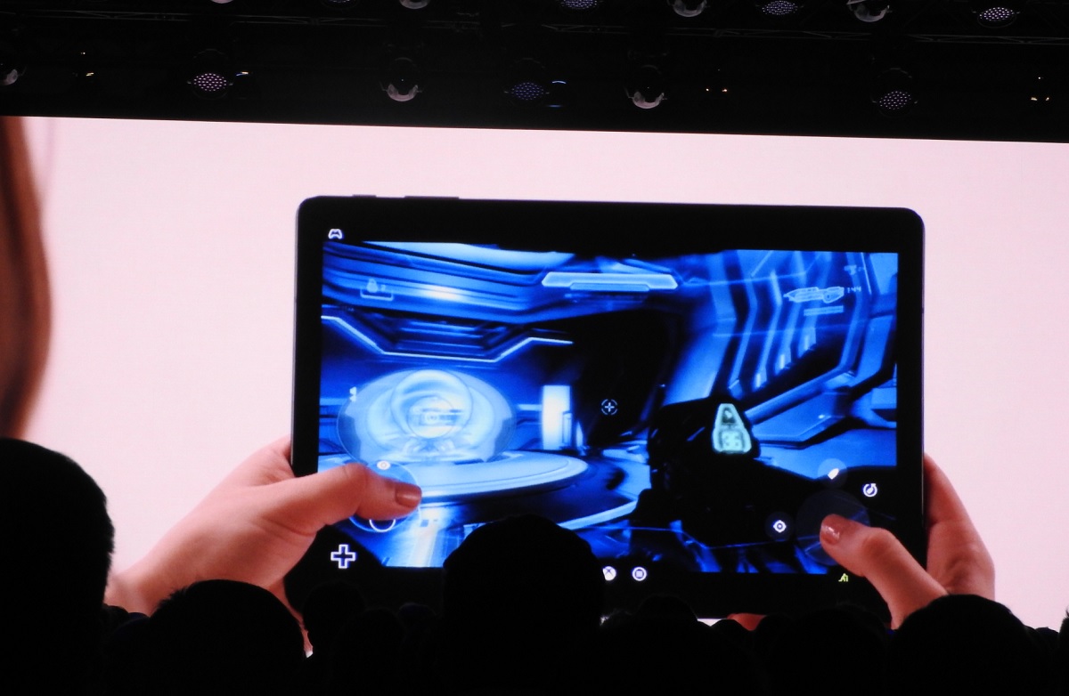 Microsoft's Project xCloud lets you play Halo on a tablet.