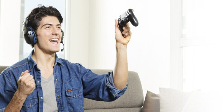 The HyperX Cloud Stinger Wireless headset gives you hours of use on a charge.