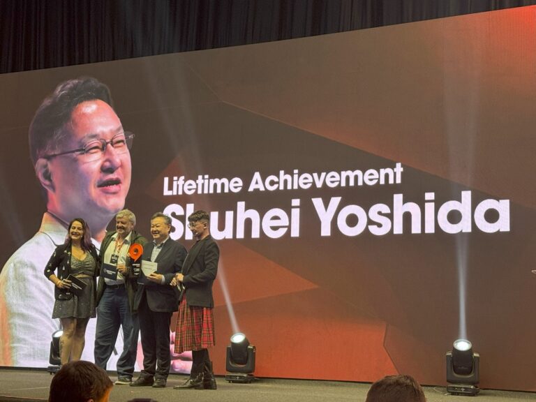 Shu Yoshida receives the Lifetime Achievement award at the Gamescom Latam BIG Festival in 2025.